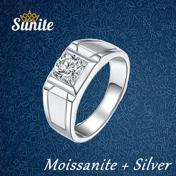 Диамантен пръстен Sunite 1.0 ct ct 0.5 Moissanite за Мъже, Мощно Пръстен от Бяло Злато, покрито с Стерлинговым Сребро 925 Проба, Мъже Подаръци за Красавици