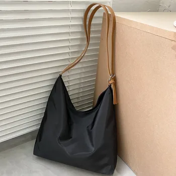 Чанта дамска чанта 2022 лятна нова корейска версия на универсалната женска чанта-тоут на едното рамо с Голям капацитет холщовая ръчна чанта
